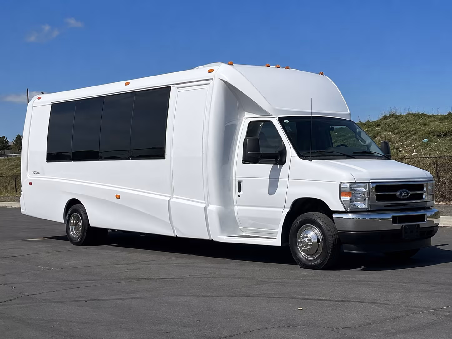 moorhead concert party bus rental